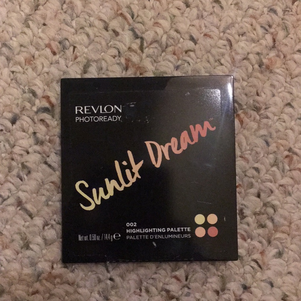 Revlon highlighter palette